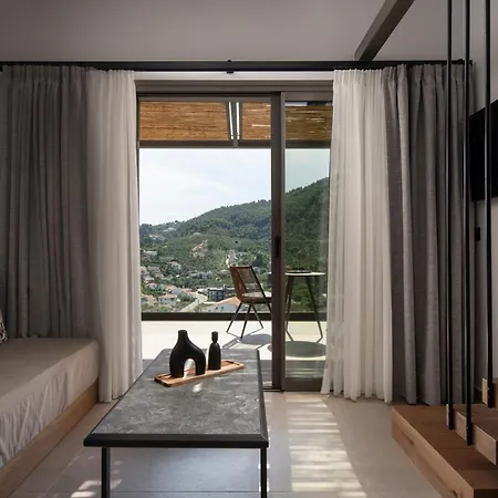 Poseidon Aparthotel 4*