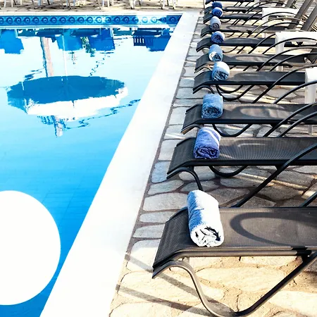 Ξενοδοχείο με διαμερίσματα Poseidon 4*