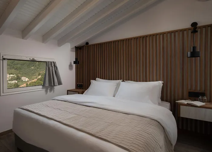 Poseidon 4* Skiathos Town