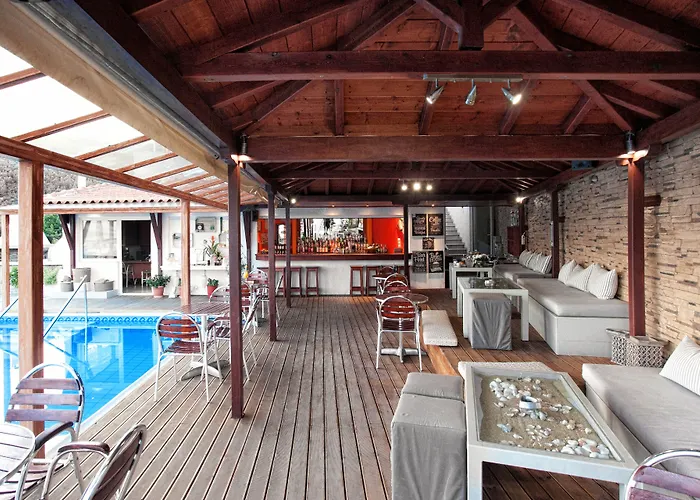 Poseidon Aparthotel Skiathos Town